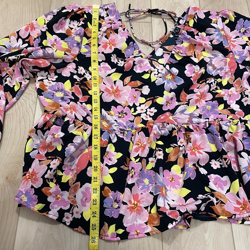 NWT Vero Moda Floral V-Neck Blouse - Picture 11 of 12